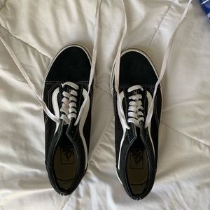 Vans black and white size 8.5